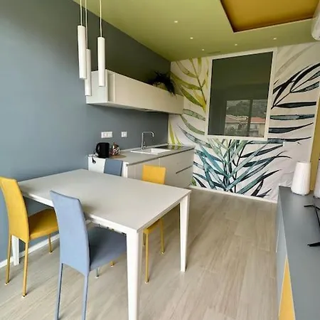 Palm House Apartman *